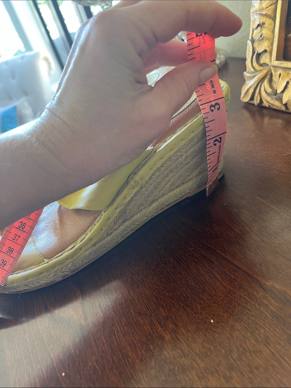 Born Lime Green Yellow Knot Leather 3 Inch Wedge Thong Sandals Size 9 - Picture 5 of 16
